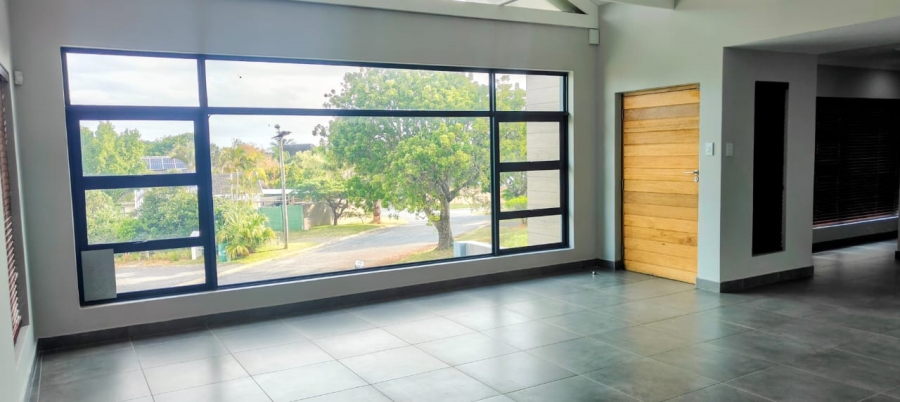 4 Bedroom Property for Sale in Beacon Bay Eastern Cape